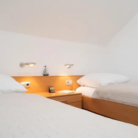 Apartment Schuetzenweg 6 Wolke 17